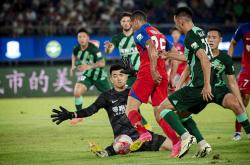 爱游戏大厅-主场作战一路领先，球队晋级成功