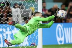 爱游戏在线-罗马尼亚主场战胜波兰，成功晋级四强