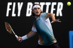 爱游戏官方-包含英国网球队血洗世界网球队，西西帕斯统治全场的词条