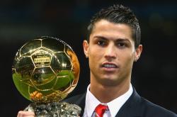 爱游戏官网-赛道与球场，当F1引擎轰鸣遇见布雷默生涯之夜