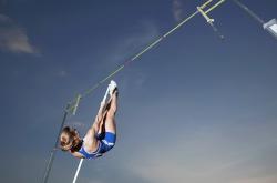 AYX官方直播-活塞踏平76人，范弗利特在年度焦点之战接管比赛