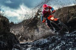 爱游戏娱乐-冰与火之歌，从NBA总决赛到足球生死战，体育精神的无国界共鸣