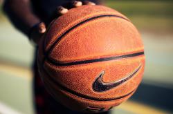 AYX官方直播-年度焦点之战，猛龙单节狂飙，一举拉开吉林队