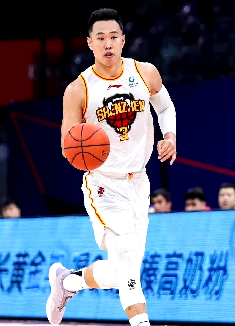 关于新任主帅上任，球队战术调整可期的信息