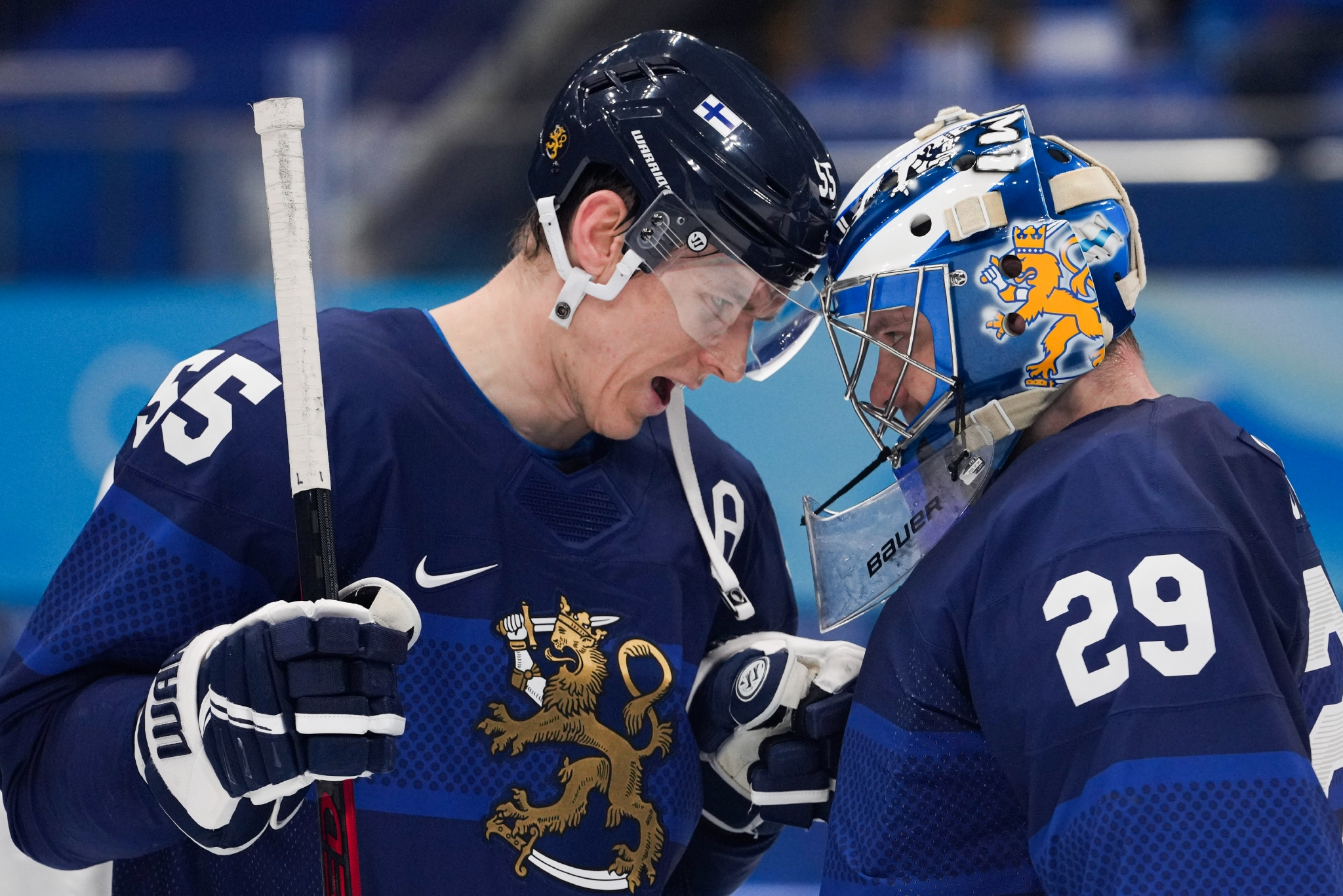 芬兰代表团在冰球比赛上实现逆袭,夺得金牌的简单介绍 芬兰代表团在冰球比赛上实现逆袭,夺得金牌的简单介绍