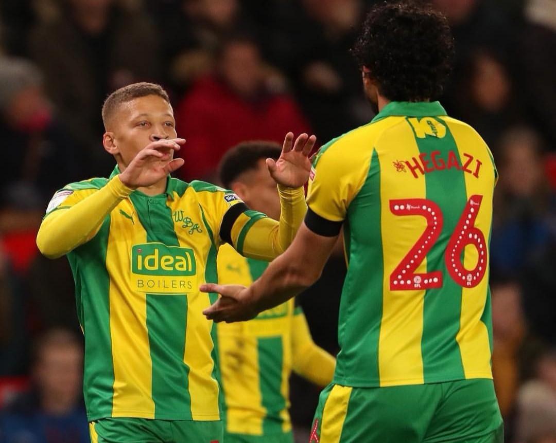 包含利兹联惊险逆转，深夜绝杀让球迷疯狂的词条