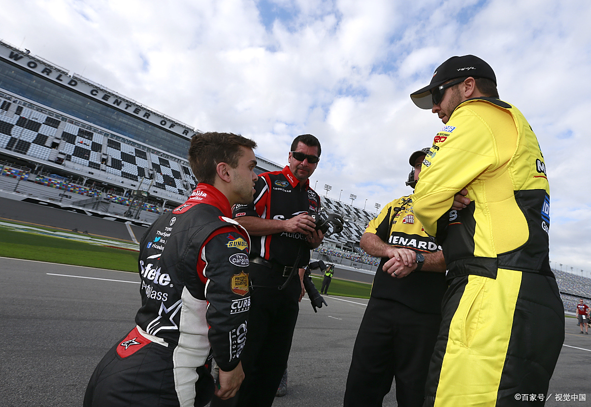 梅赛德斯绝杀索伯车队,佩雷兹扛起全队的简单介绍 梅赛德斯绝杀索伯车队,佩雷兹扛起全队的简单介绍