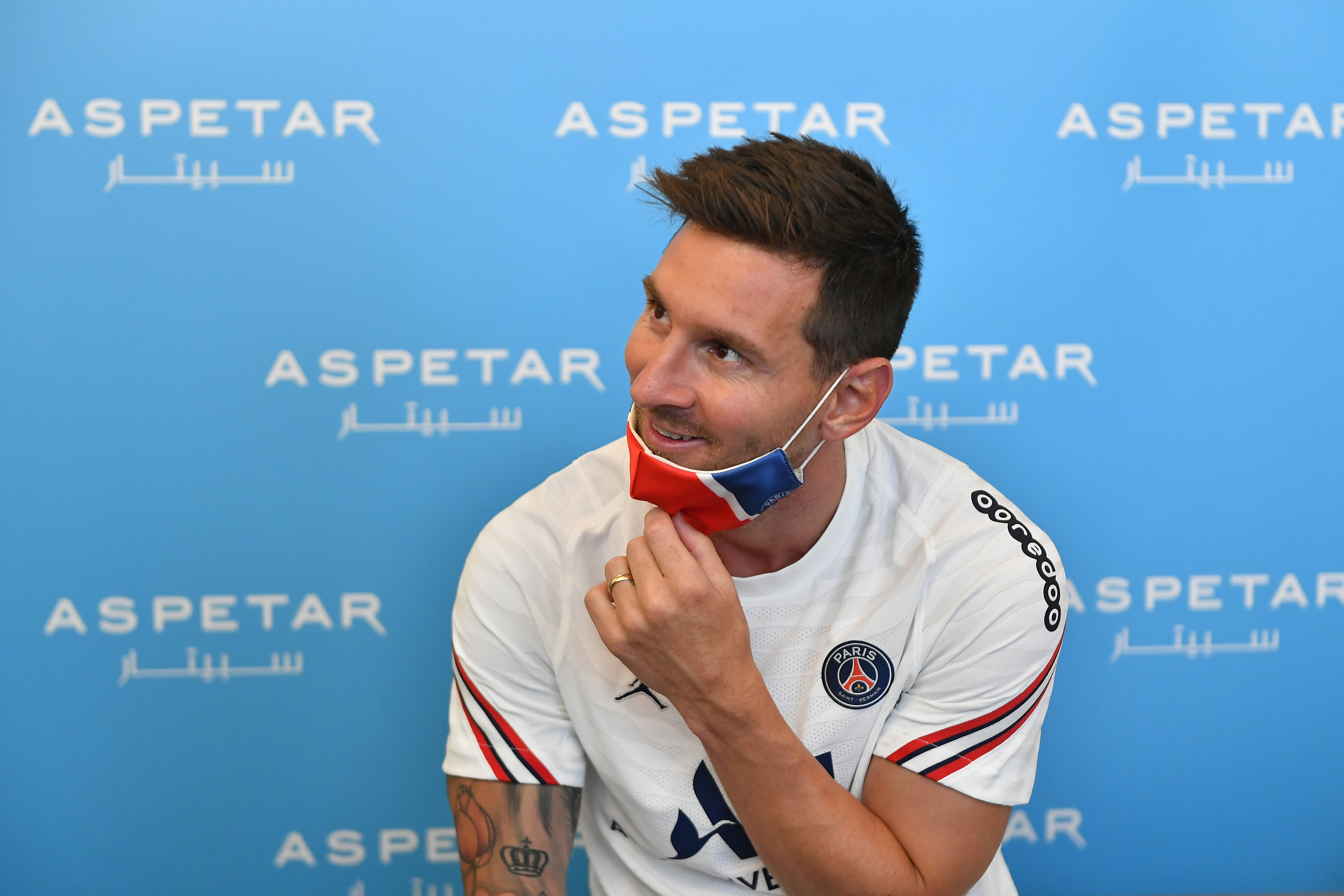 中国轻取巴萨，阿圭罗带队取胜