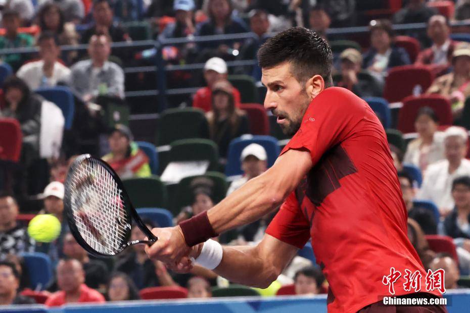 西班牙网球队横扫意大利网球队，德约科维奇高光表现的简单介绍