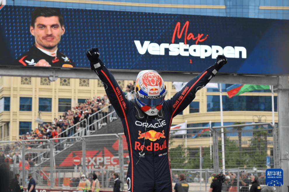 梅赛德斯逆转红牛二队，塞恩斯关键制胜的简单介绍