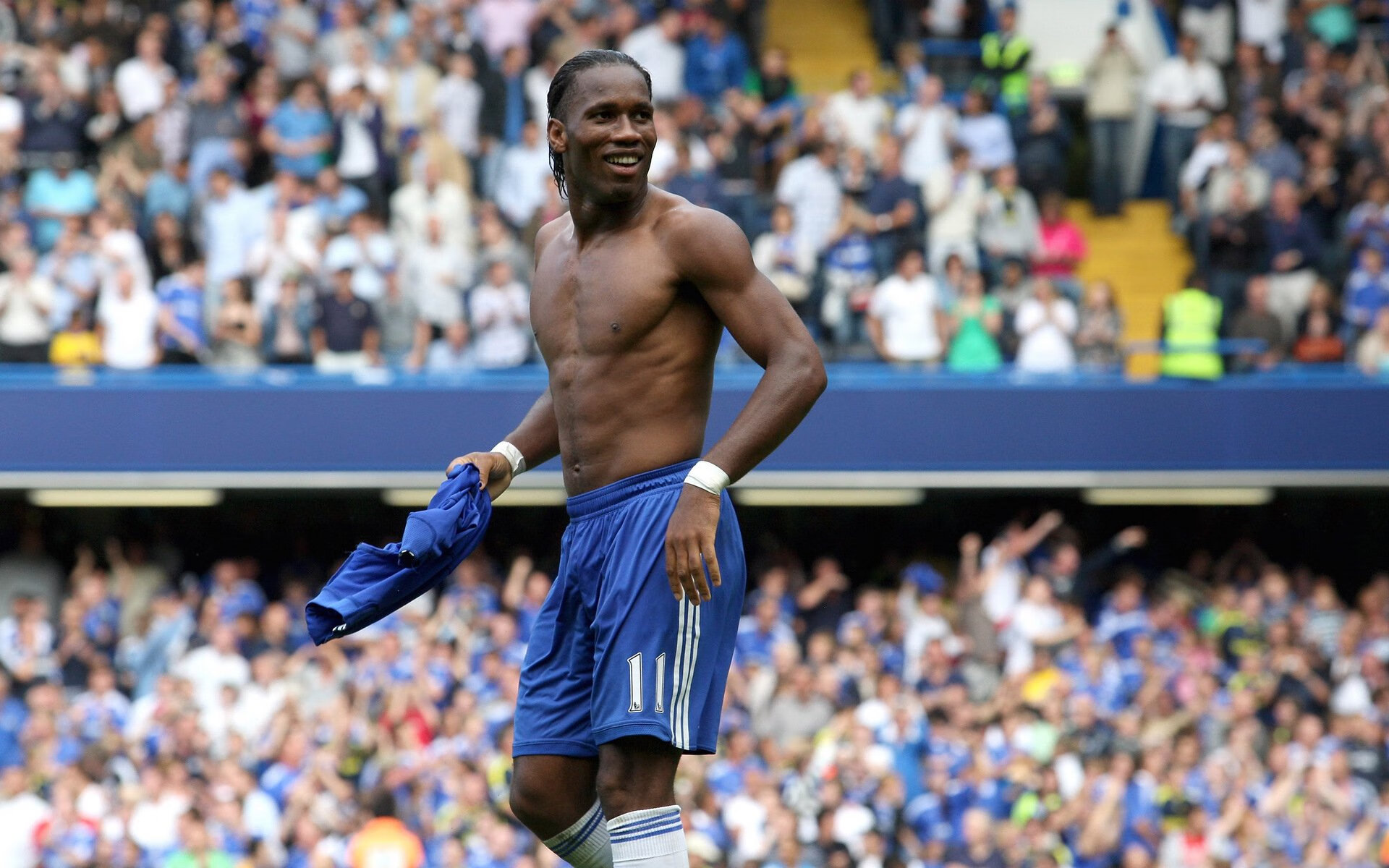 赛道上的交响诗，F1街道赛之夜，伦纳德贡献制胜表现