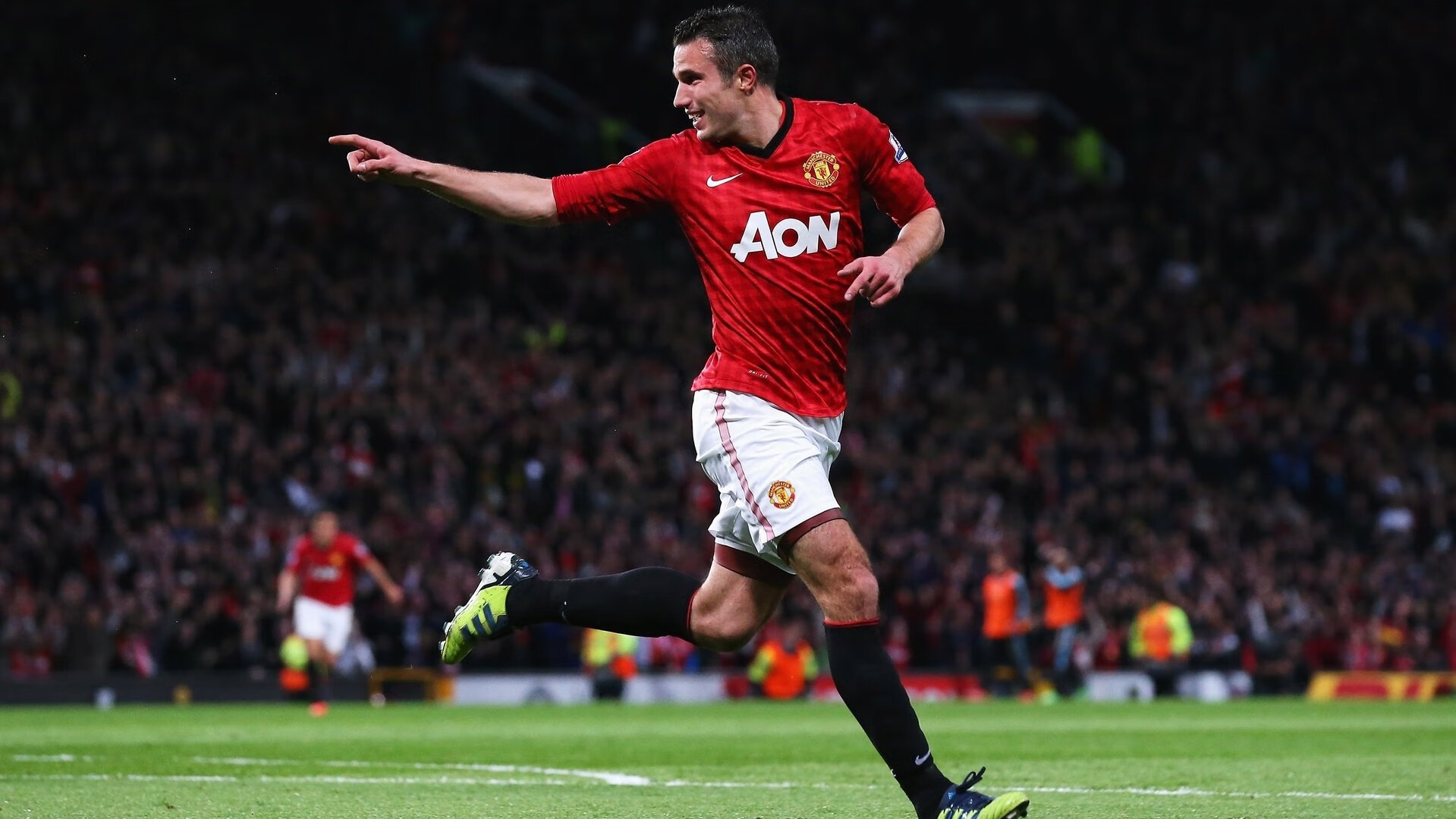 欧冠淘汰赛之夜,莱奥让比赛提前失去悬念