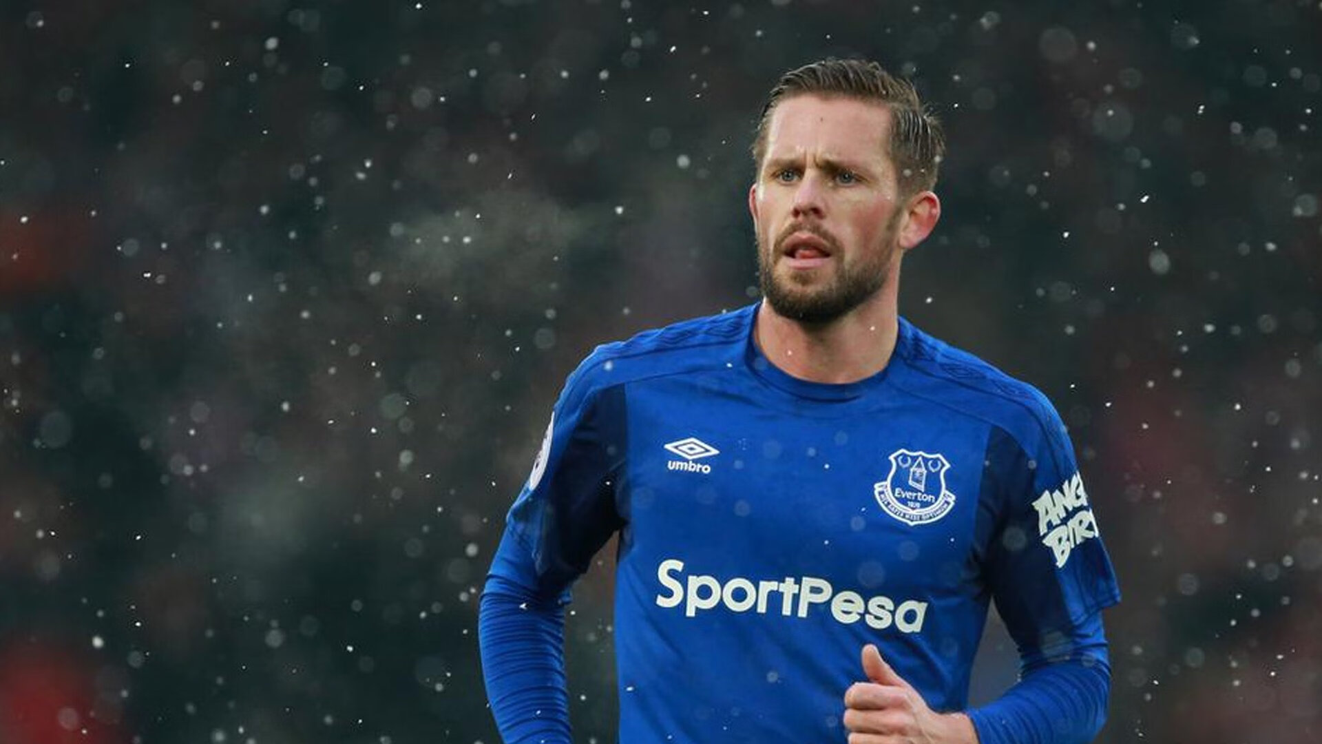 阿圭罗无解神威！伊拉克国家队全面压制塞维利亚，展现亚洲足球新力量