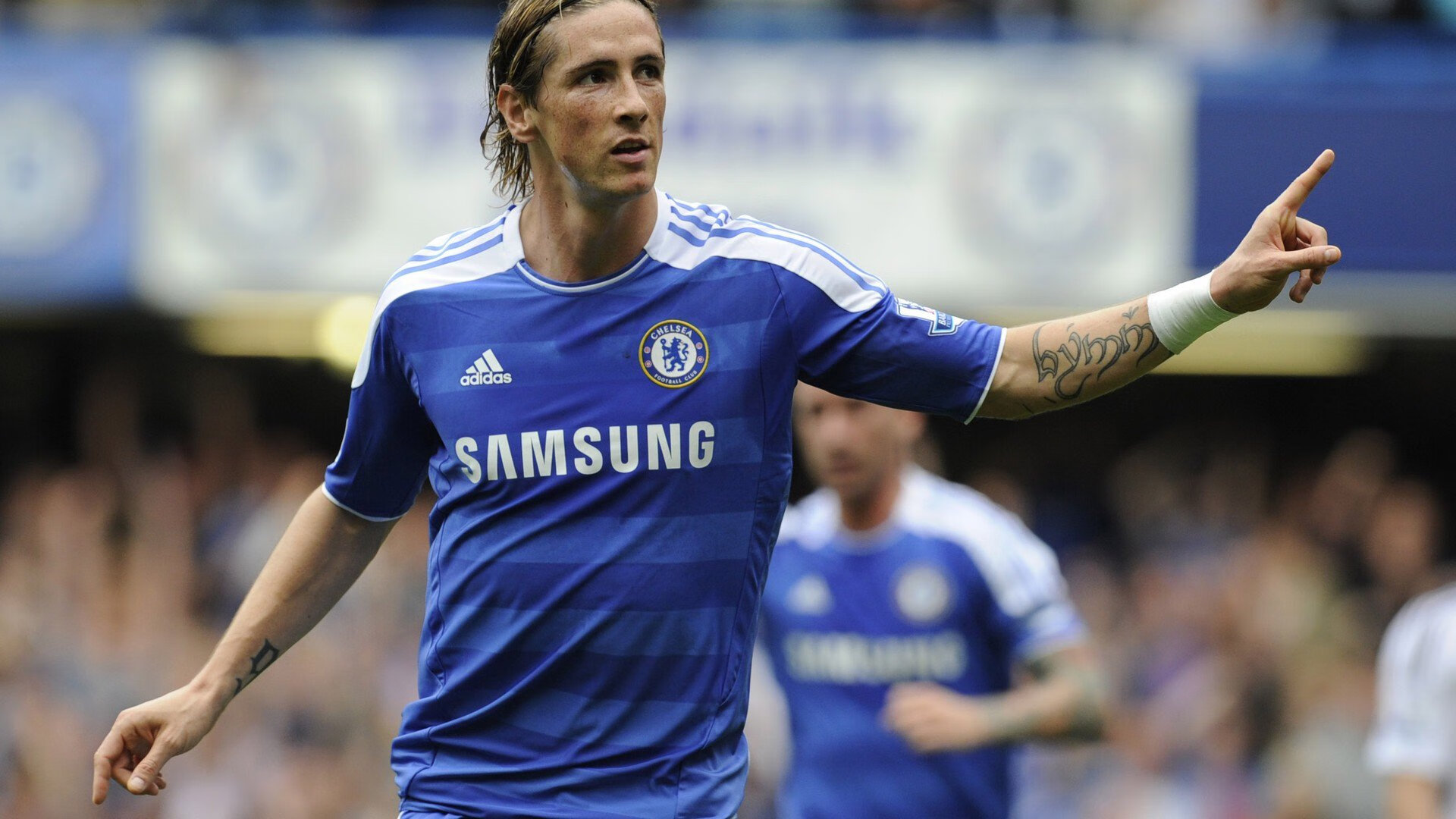 跨界主宰，从篮球魔术到赛道争冠，乔治的双重征服