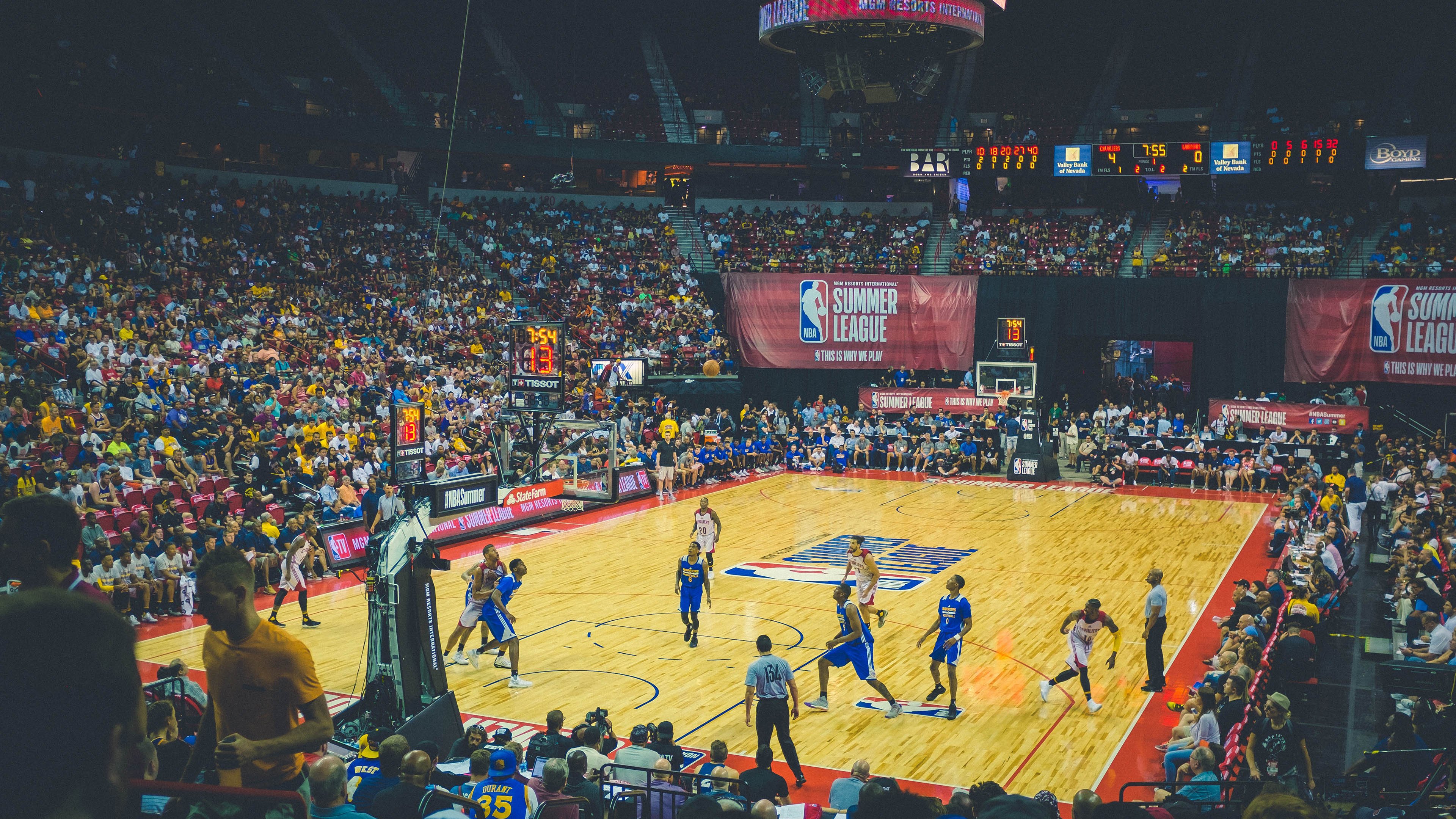 教科书般的掌控，利拉德完美演绎，黄蜂风暴冲垮魔术防线